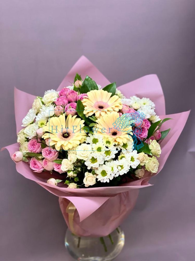 Букет цветов Сияние звезды Букет цветов из: Розы, Герберы и Хризантемы